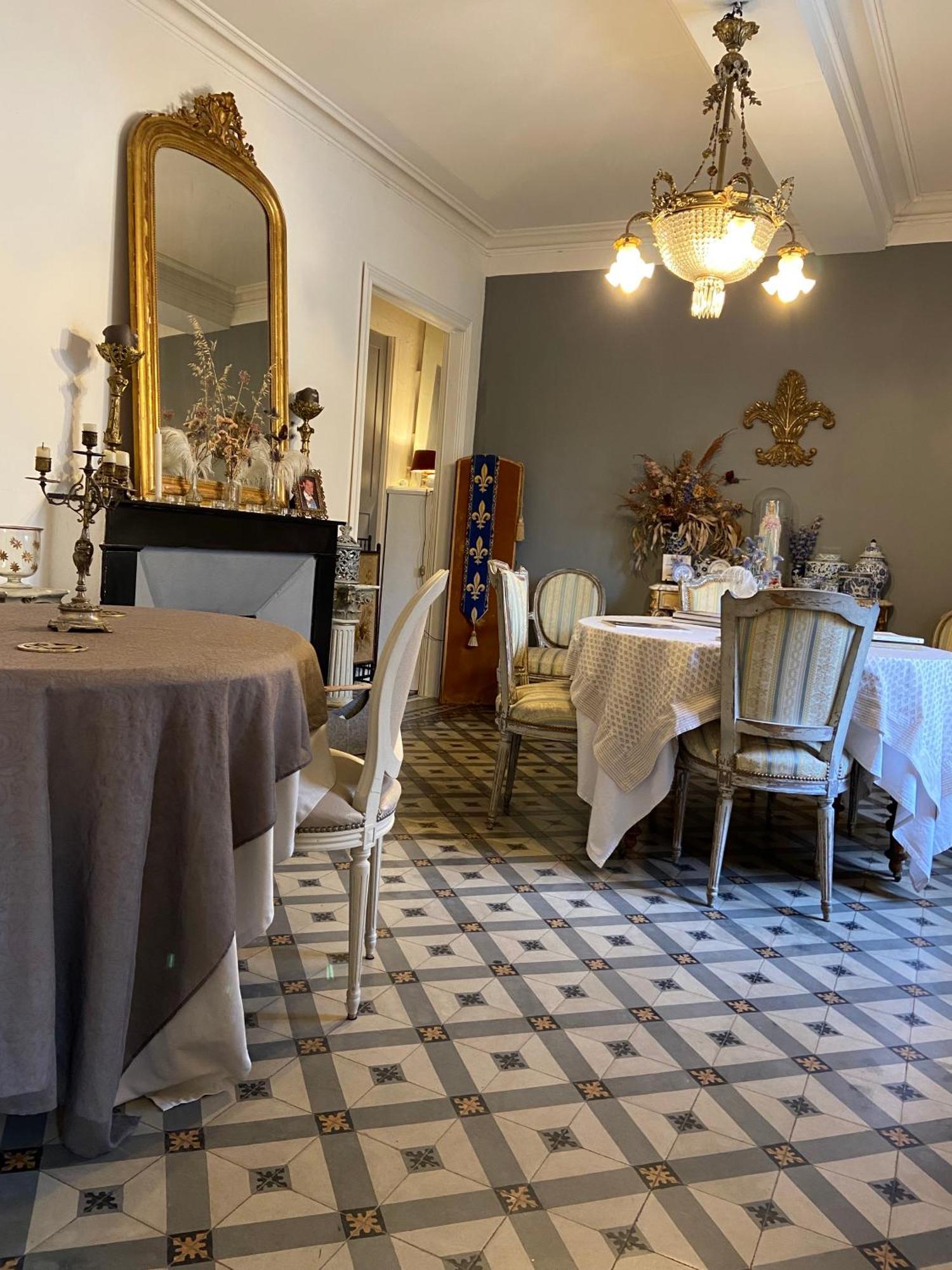 Maison 1823 - Suites De Charme A Garons Kültér fotó
